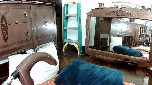 Snapshot of MaxJr8008 chatting on 02-15-26, 07:51 MaxJr8008 online show from 02-15-26, 07:51