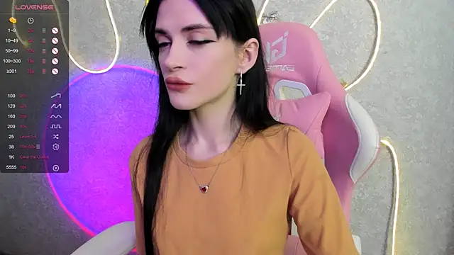 Molly Crystall online show from 05-18-26, 04:07