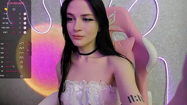 Snapshot of Molly_Crystall chatting on 07-18-26, 03:11 Molly Crystall online show from 07-18-26, 03:11