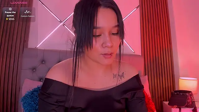 alisson sanders online show from 04-11-26, 01:37