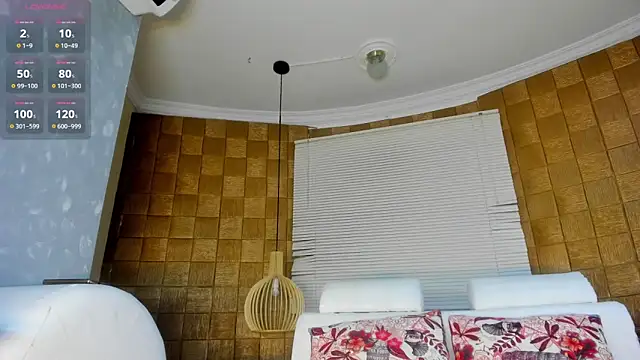 Snapshot of TOWERS21_ chatting on 02-11-25, 08:10 TOWERS21 online show from 02-11-25, 08:10