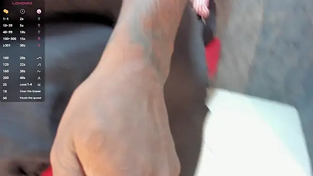 Snapshot of TOWERS21_ chatting on 03-12-25, 08:20 TOWERS21 online show from 03-12-25, 08:20