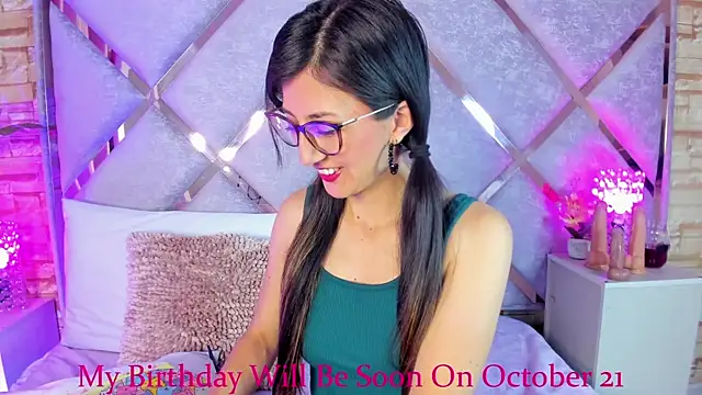  jade white  online show from 09-16-25, 01:12