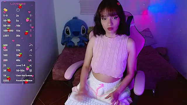 Snapshot of evie_cloud chatting on 02-14-25, 01:02 evie cloud online show from 02-14-25, 01:02