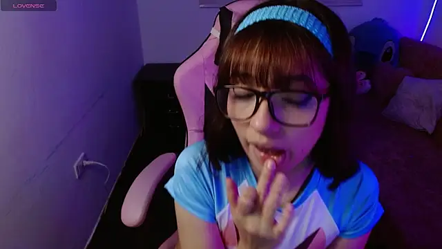 Snapshot of evie_cloud chatting on 03-19-25, 01:32 evie cloud online show from 03-19-25, 01:32