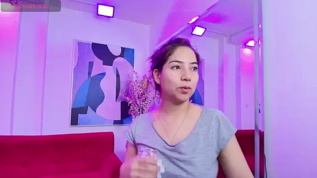 Ema louis  online show from 03-10-25, 12:37