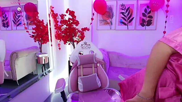 Ema louis  online show from 02-14-26, 12:46