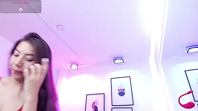 Snapshot of Ema_louis_ chatting on 07-03-26, 07:42 Ema louis online show from 07-03-26, 07:42