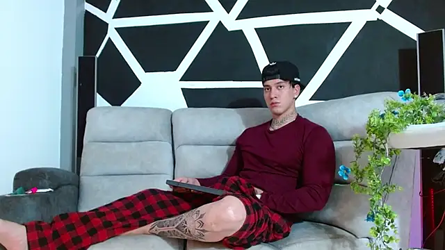 JUSTIN FULLER1 online show from 11-21-25, 09:57