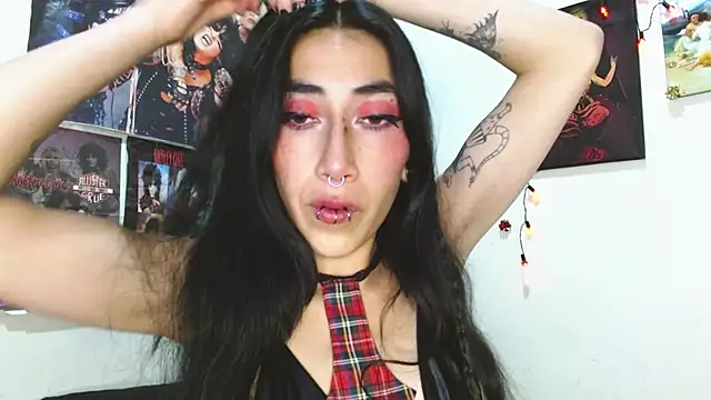 Snapshot of Asterothxznikki chatting on 12-23-24, 07:06 Asterothxznikki online show from 12-23-24, 07:06