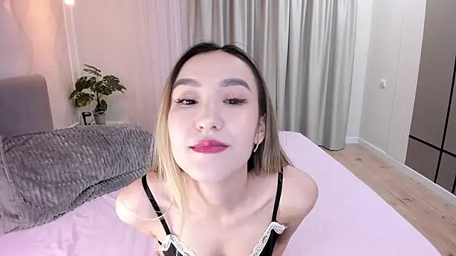 Hensuan online show from 12-12-24, 04:21