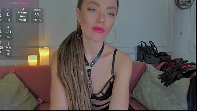 Snapshot of KellyFouler chatting on 02-23-25, 01:32 KellyFouler online show from 02-23-25, 01:32