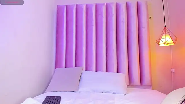 Snapshot of ander_deimond_ chatting on 12-24-24, 01:17 ander deimond online show from 12-24-24, 01:17