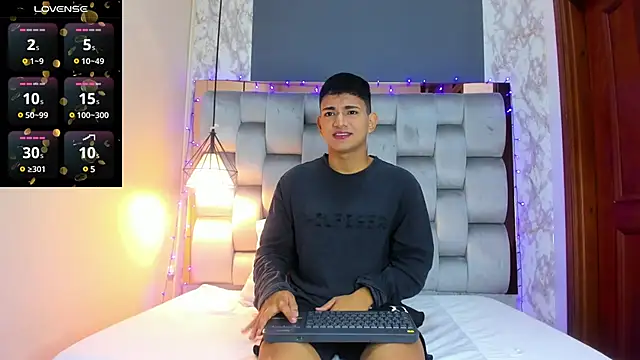 Snapshot of ander_deimond_ chatting on 01-07-25, 12:41 ander deimond online show from 01-07-25, 12:41