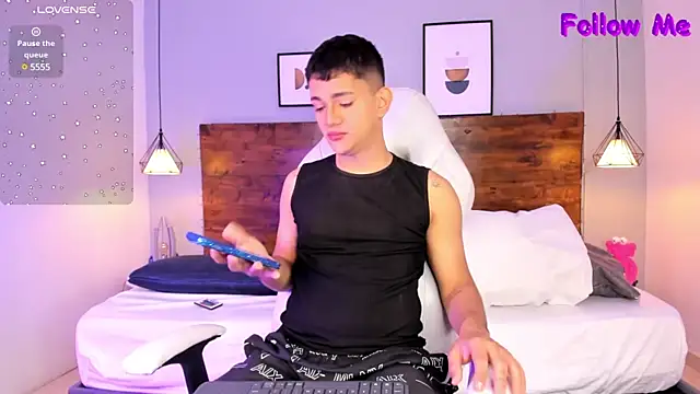 Snapshot of ander_deimond_ chatting on 02-13-25, 01:15 ander deimond online show from 02-13-25, 01:15