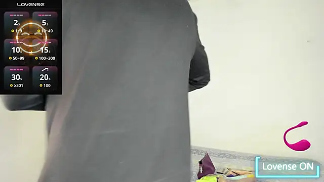 Snapshot of ander_deimond_ chatting on 10-15-25, 01:33 ander deimond online show from 10-15-25, 01:33