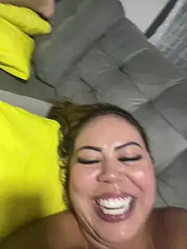 Snapshot of lariic chatting on 01-11-25, 01:37 lariic online show from 01-11-25, 01:37