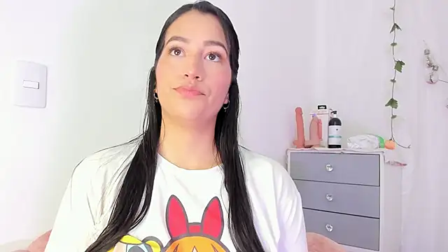 Snapshot of Sara_Kurt chatting on 02-04-25, 12:55 Sara Kurt online show from 02-04-25, 12:55