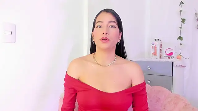 Snapshot of Sara_Kurt chatting on 02-08-25, 09:35 Sara Kurt online show from 02-08-25, 09:35