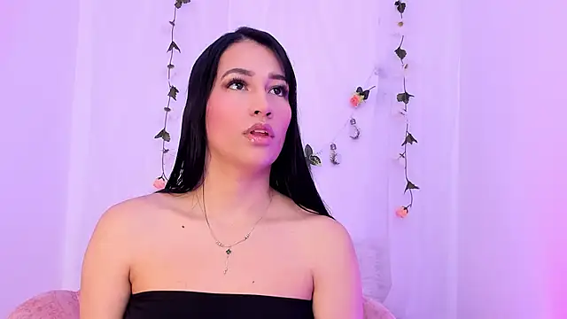 Snapshot of Sara_Kurt chatting on 02-24-25, 12:16 Sara Kurt online show from 02-24-25, 12:16