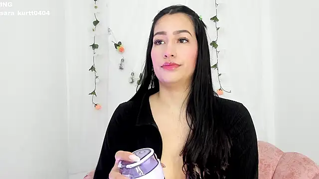 Snapshot of Sara_Kurt chatting on 03-17-25, 12:25 Sara Kurt online show from 03-17-25, 12:25