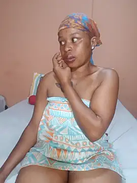 Snapshot of Down_to_earth_girl chatting on 03-07-25, 12:37 Down to earth girl online show from 03-07-25, 12:37