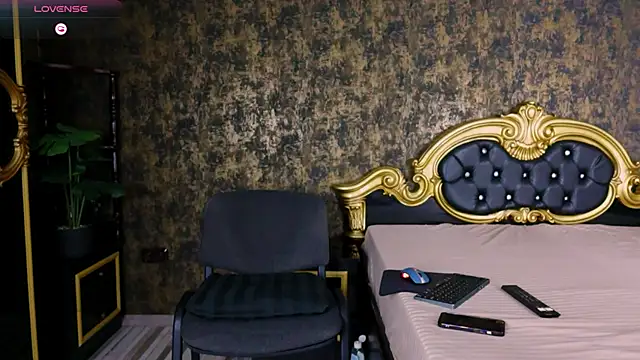 AaronMuscle online show from 09-08-25, 04:39