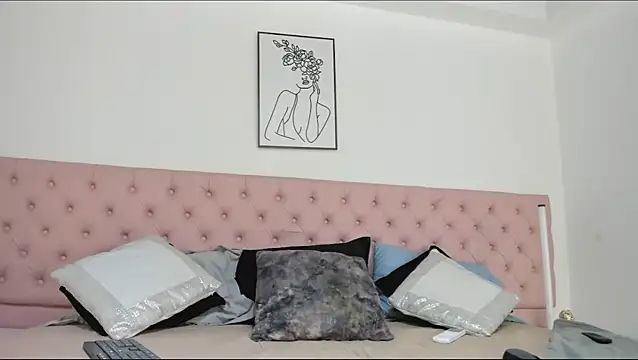 CarolinaGlamour online show from 03-04-26, 07:09