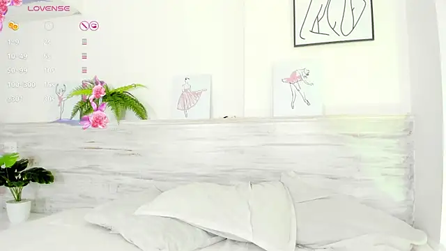 Snapshot of Niicoleta chatting on 02-17-25, 10:47 Niicoleta online show from 02-17-25, 10:47