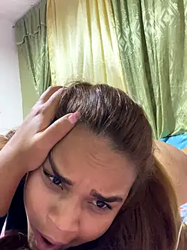 Snapshot of Evabigass chatting on 10-24-25, 10:17 Evabigass online show from 10-24-25, 10:17