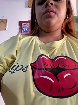 Snapshot of Evabigass chatting on 06-22-26, 01:08 Evabigass online show from 06-22-26, 01:08