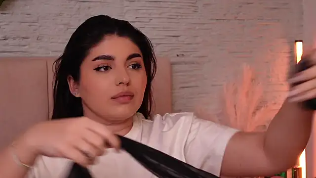 RachelSwaan online show from 01-02-25, 02:13