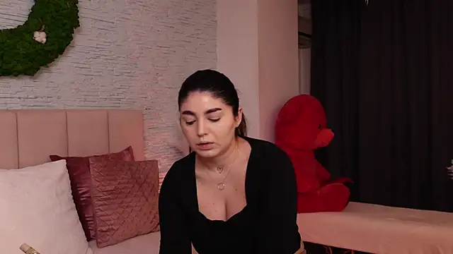 RachelSwaan online show from 02-24-25, 05:54