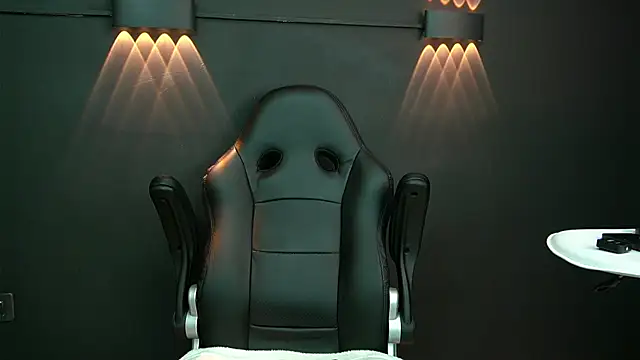 Snapshot of CallumMuscle chatting on 01-04-25, 02:56 CallumMuscle online show from 01-04-25, 02:56