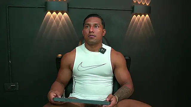 Snapshot of CallumMuscle chatting on 01-07-25, 12:34 CallumMuscle online show from 01-07-25, 12:34