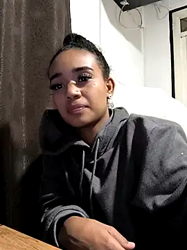 evafoxs online show from 10-24-25, 05:59