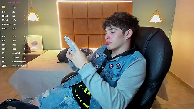 AlejooTwink online show from 09-30-25, 07:46