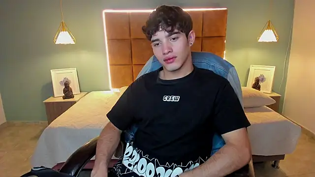 AlejooTwink online show from 10-07-25, 05:32