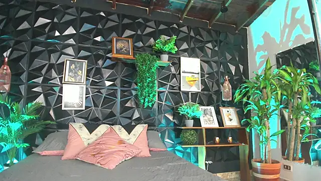 Layla 707 online show from 03-15-25, 04:35