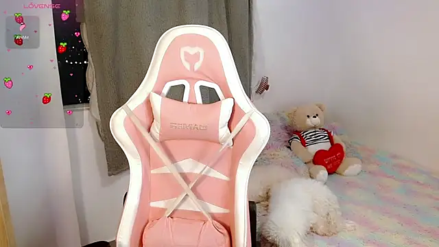 Snapshot of Kylie_martinez chatting on 12-20-24, 03:58 Kylie martinez online show from 12-20-24, 03:58