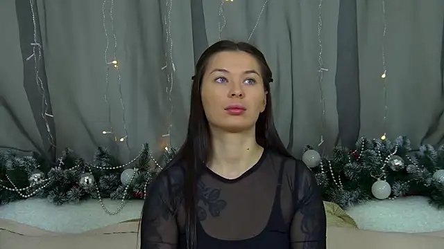 AlexandraBloom online show from 12-04-25, 06:38