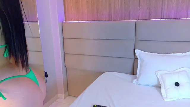 Snapshot of AnabelleRay chatting on 09-10-25, 07:58 AnabelleRay online show from 09-10-25, 07:58