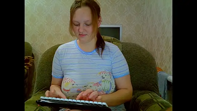 Aria  Dark online show from 11-16-25, 09:42