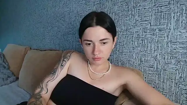 Snapshot of Liana_diva chatting on 06-26-26, 01:26 Liana diva online show from 06-26-26, 01:26