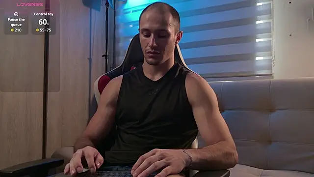 Snapshot of AxelFairchaild chatting on 04-30-26, 01:06 AxelFairchaild online show from 04-30-26, 01:06