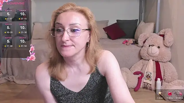 Snapshot of MadissonKiss chatting on 06-07-26, 11:41 MadissonKiss online show from 06-07-26, 11:41