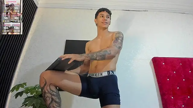 Cristopher23  online show from 02-19-25, 07:48