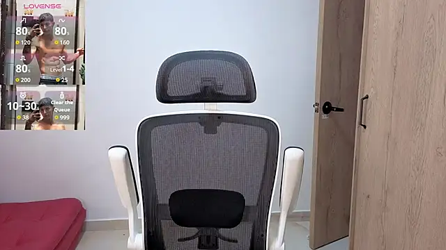 Cristopher23  online show from 10-12-25, 01:43