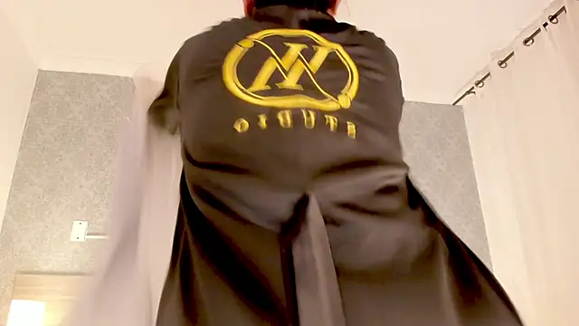 Snapshot of Mistyca chatting on 02-06-25, 10:26 Mistyca online show from 02-06-25, 10:26