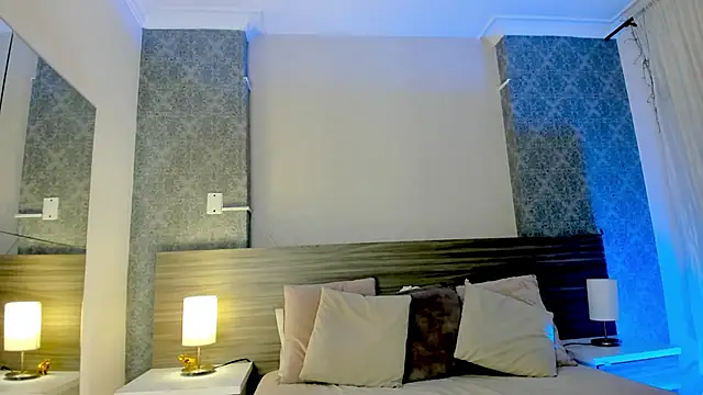 Snapshot of Mistyca chatting on 10-22-25, 10:26 Mistyca online show from 10-22-25, 10:26